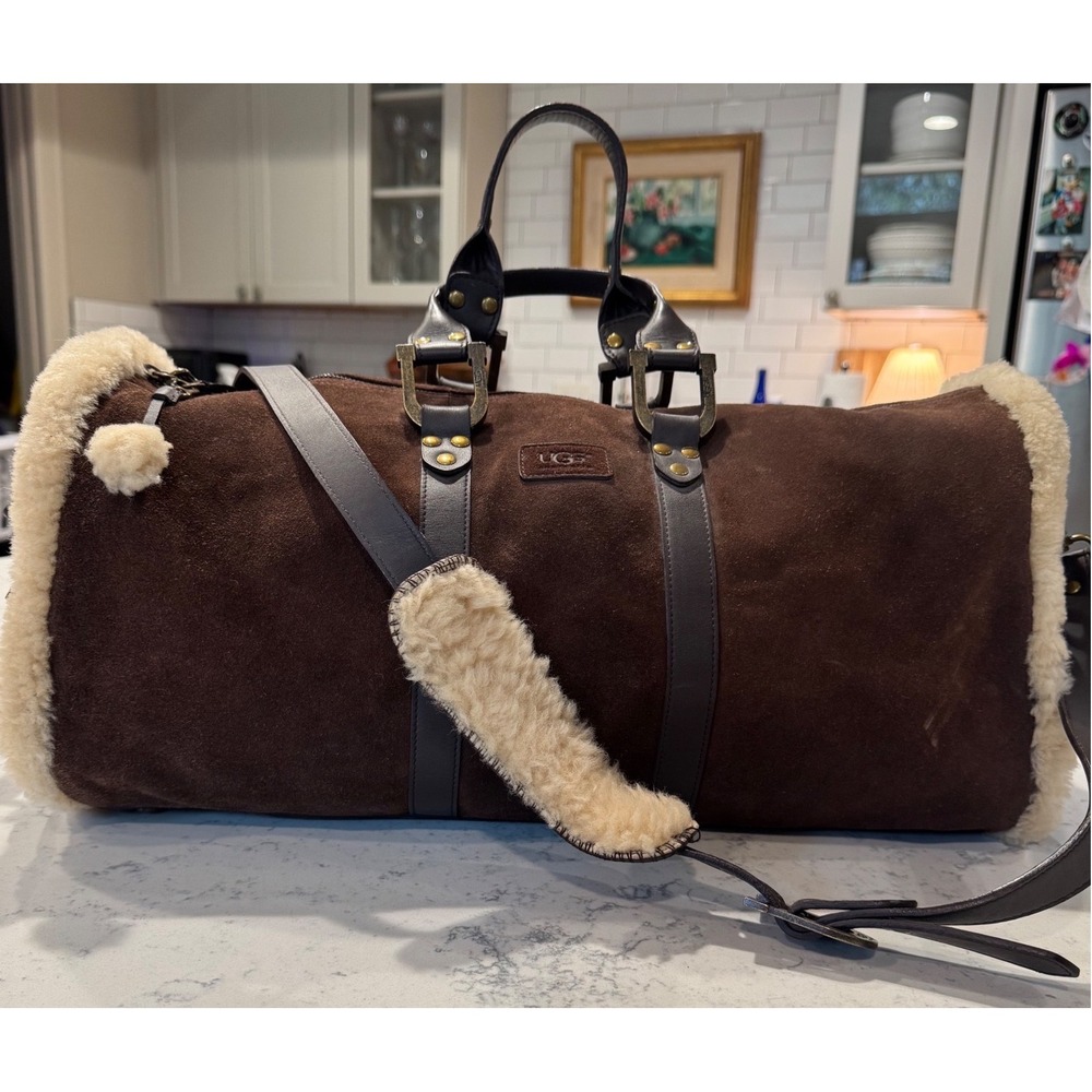 UGG VTG 90s Australia Suede Shearling DuffleBag Weekend Travel Barrel Bag. NWOT